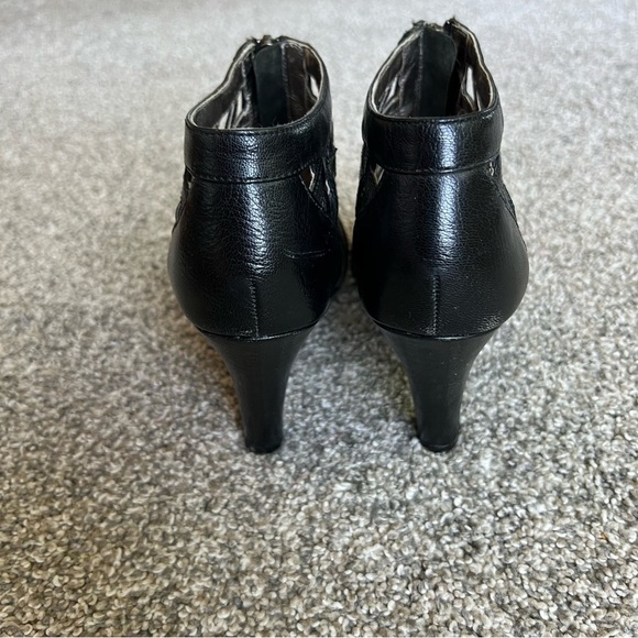 Sofft Black Leather Strappy Woven High Heel Booties with Front Zipper, Size 7.5 - Picture 3 of 9